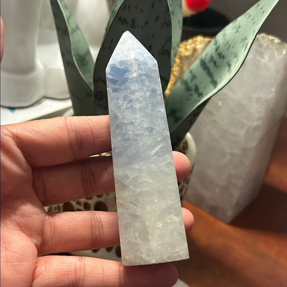 💎 Celestite Crystal Tower